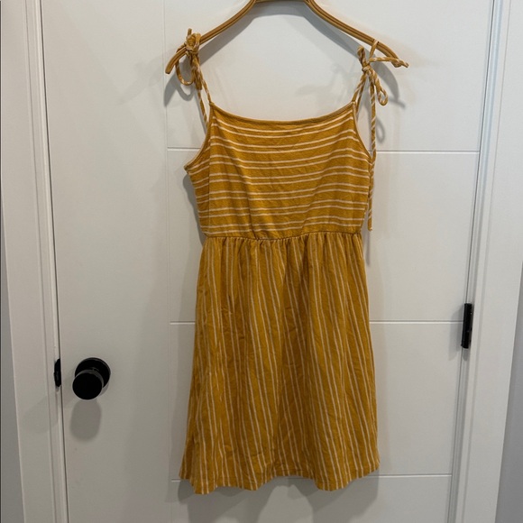 Caution To The Wind Mustard and Cream Striped Top size medium - Picture 2 of 8
